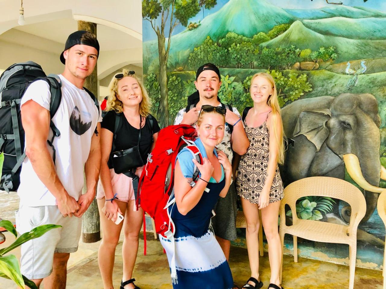 ホテル Island House ディックウェラ エクステリア 写真